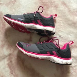 Under Armour Sneakers